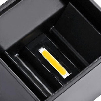 Zidna LED lampa